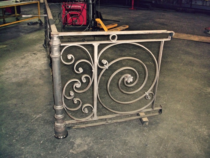 IRON LUXURY FAVV - RESTAURO