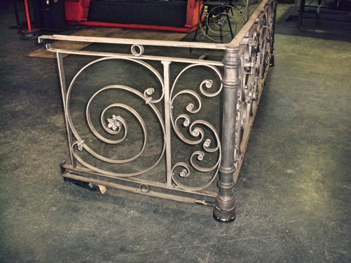 IRON LUXURY FAVV - RESTAURO