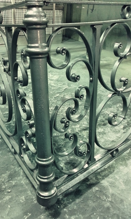IRON LUXURY FAVV - RESTAURO
